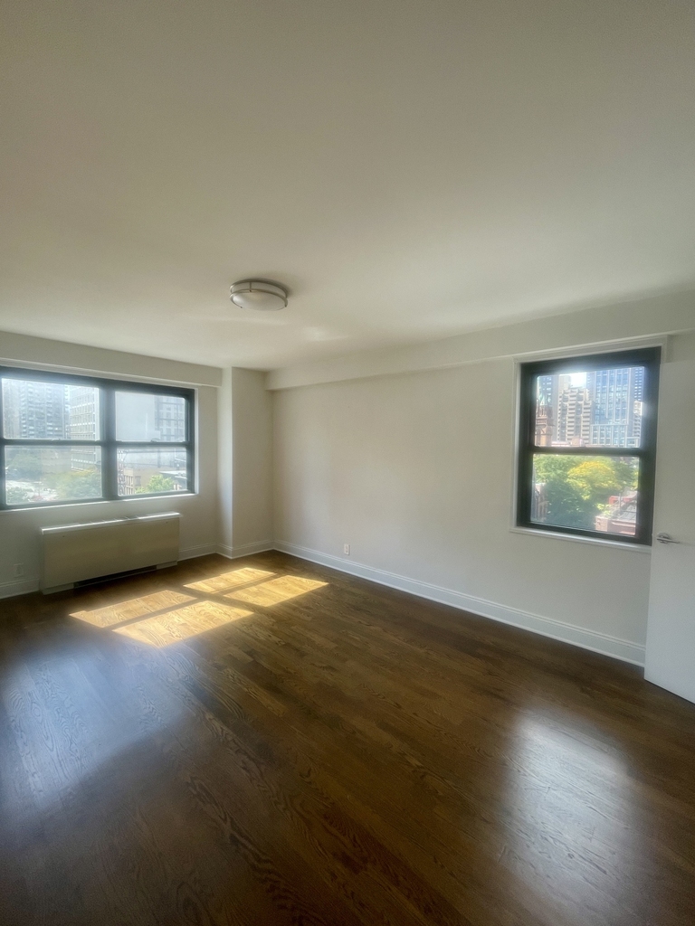 401 East 88th Street, 9D - Photo 2