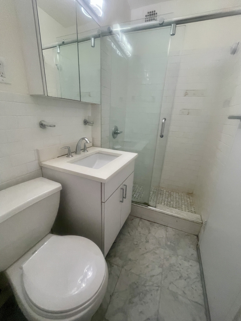 401 East 88th Street, 9D - Photo 6