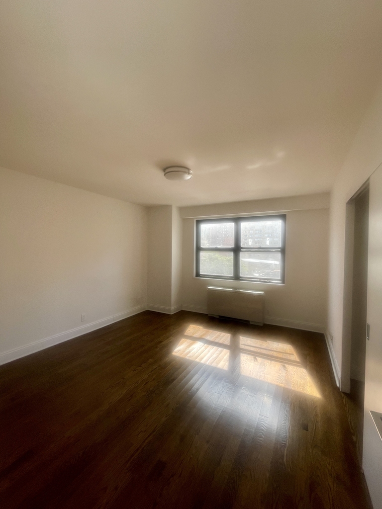 401 East 88th Street, 9D - Photo 3