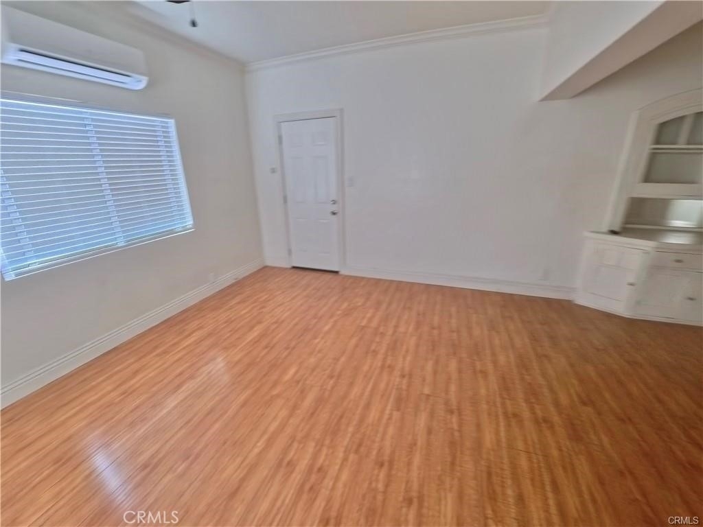 112 N Huntington - Photo 3