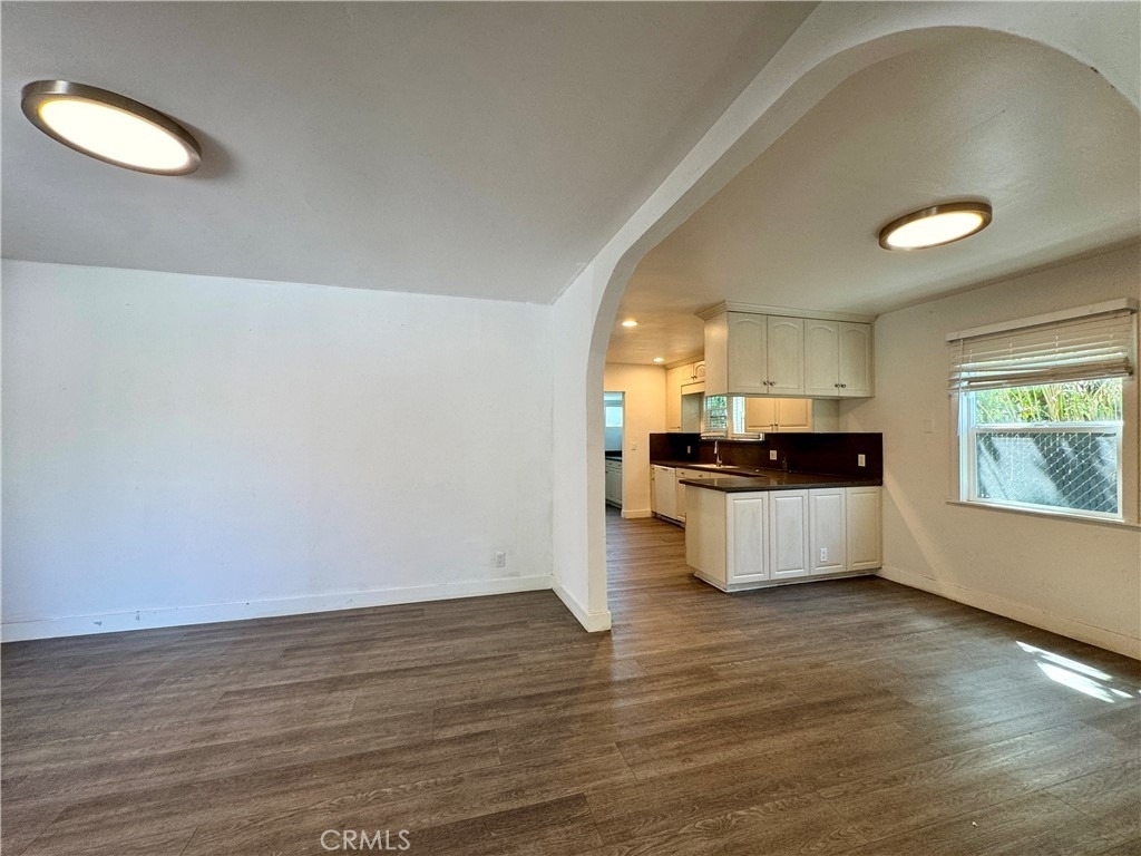 3052 Burton - Photo 3