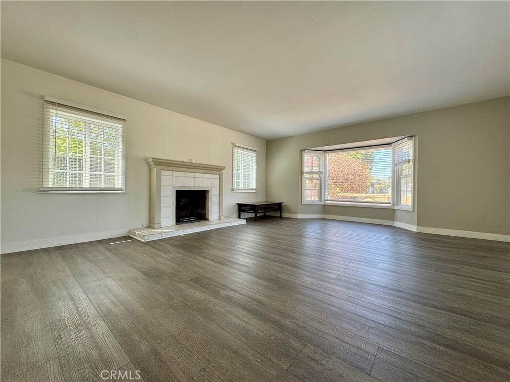 3052 Burton - Photo 1