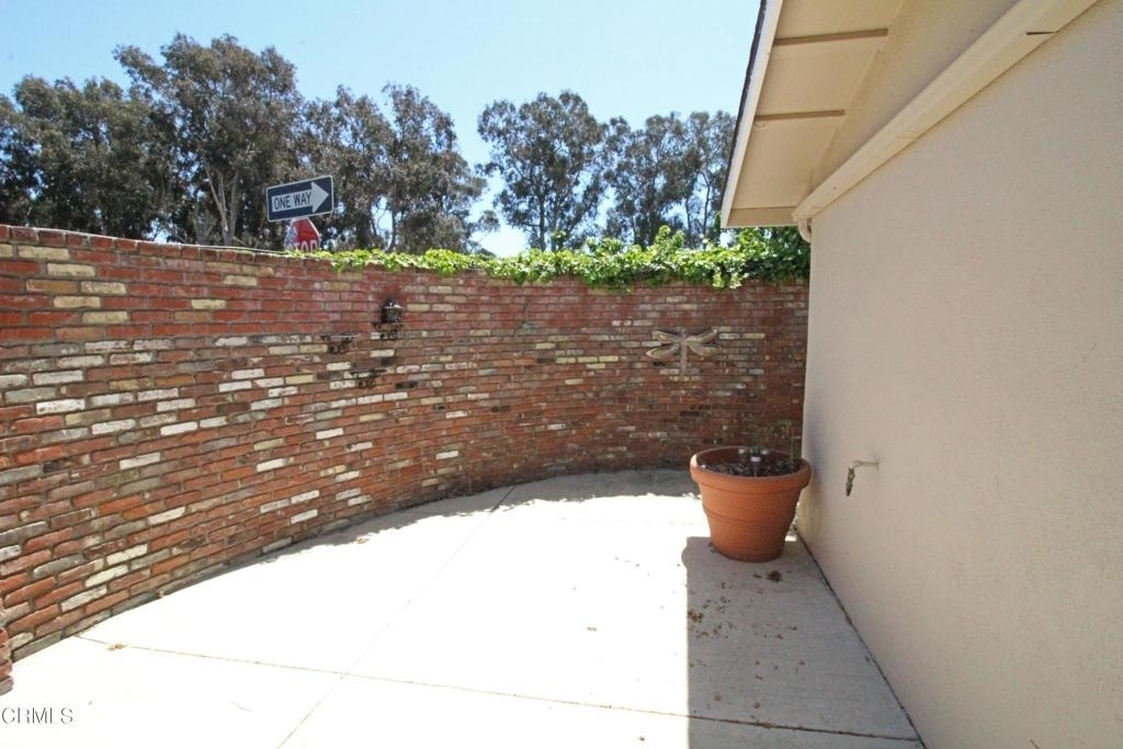 2556 Neptune Place - Photo 2
