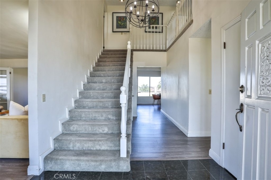 1736 Derringer Lane - Photo 2