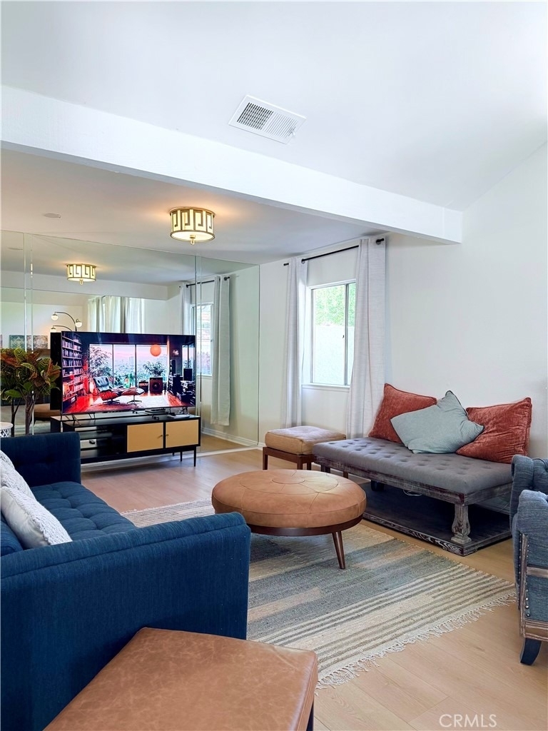 10215 Larwin - Photo 5