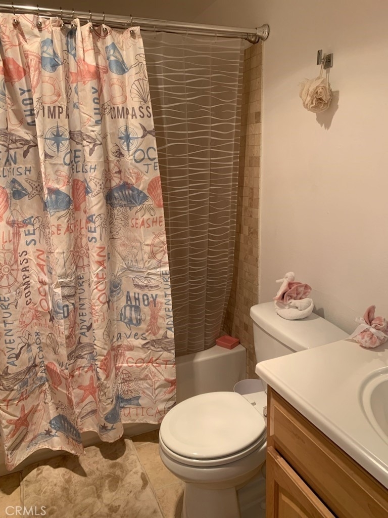 22100 Burbank Blvd - Photo 3