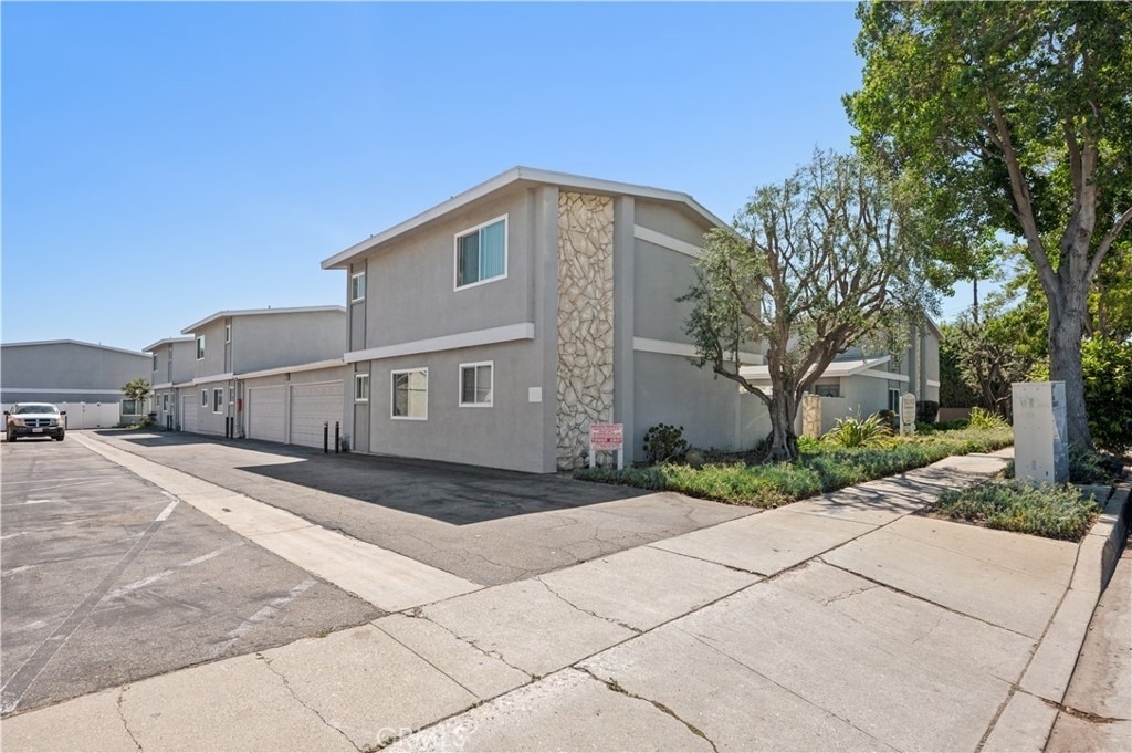 25018 Eshelman Avenue - Photo 25