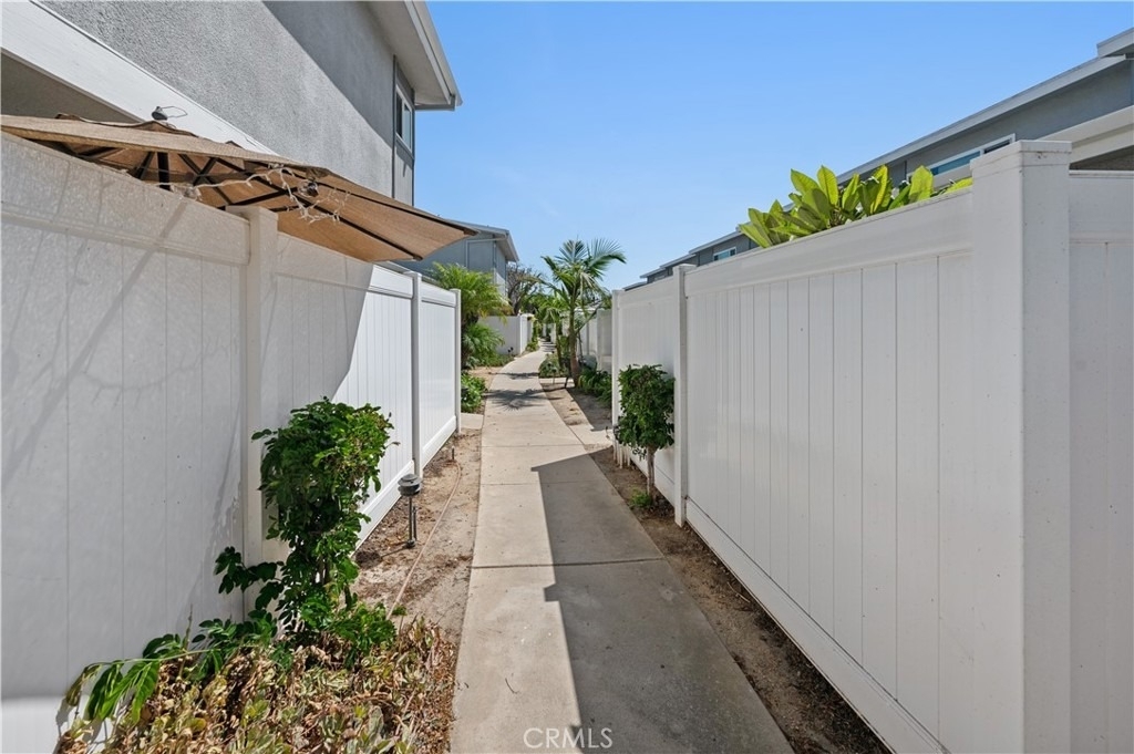 25018 Eshelman Avenue - Photo 2