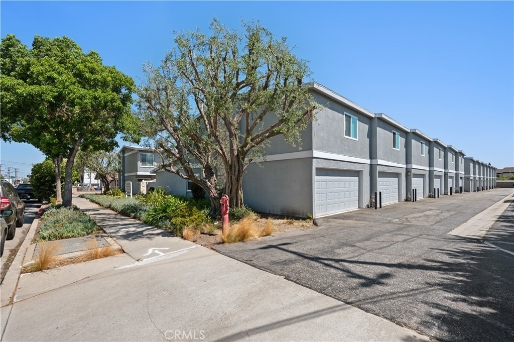 25018 Eshelman Avenue - Photo 24
