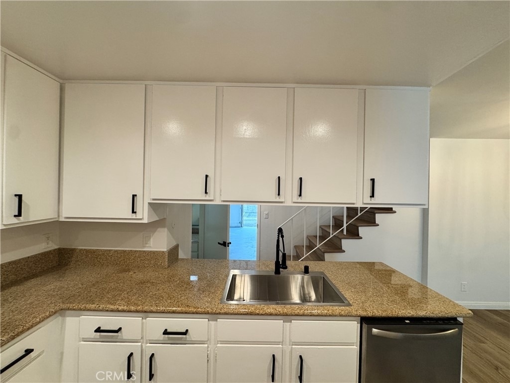 25018 Eshelman Avenue - Photo 11