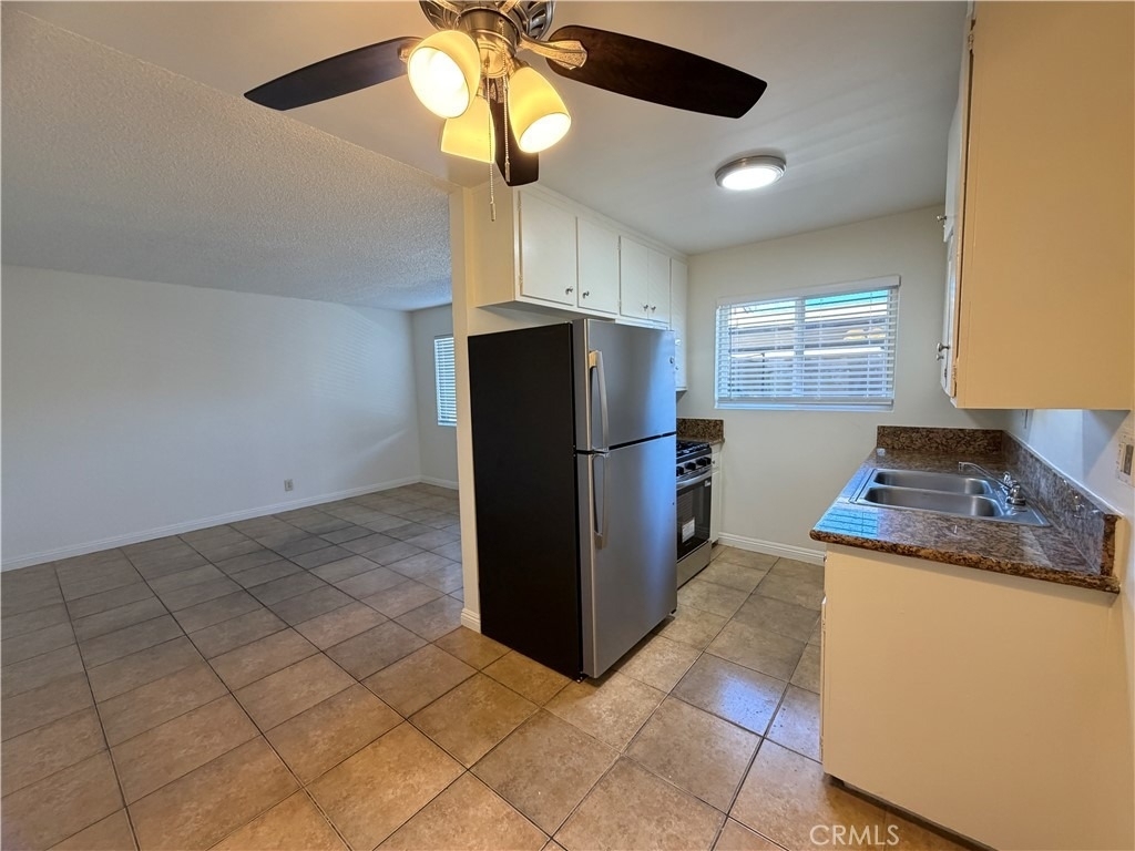 4329 E 55th Street - Photo 5