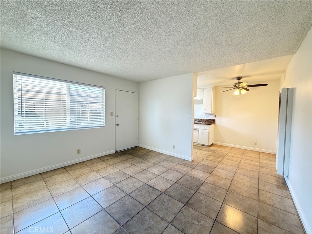 4329 E 55th Street - Photo 4
