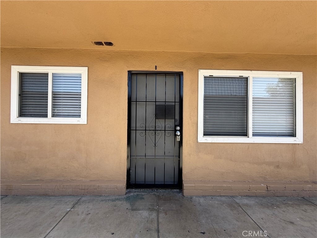 4329 E 55th Street - Photo 1