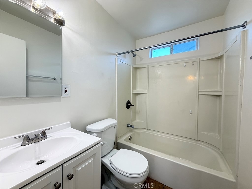 4329 E 55th Street - Photo 8