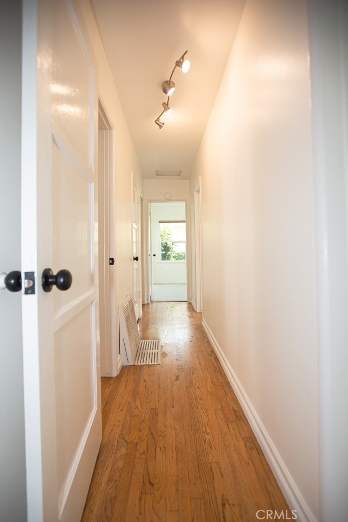 22908 Kathryn Avenue - Photo 18