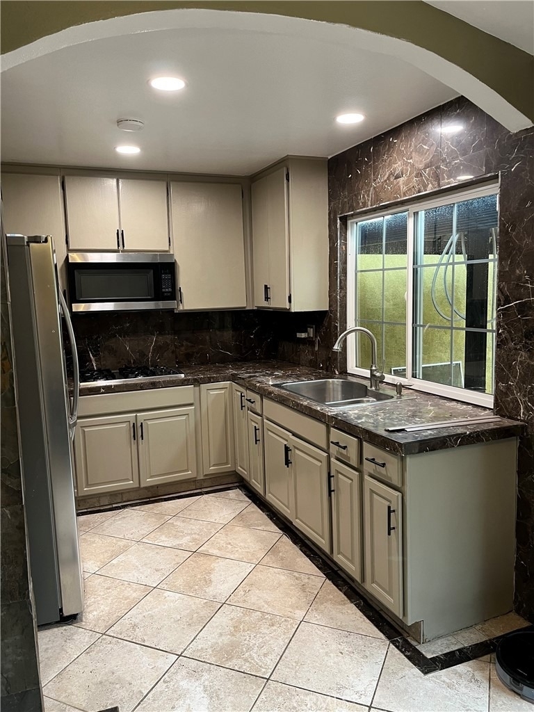 21062 Larchmont - Photo 1