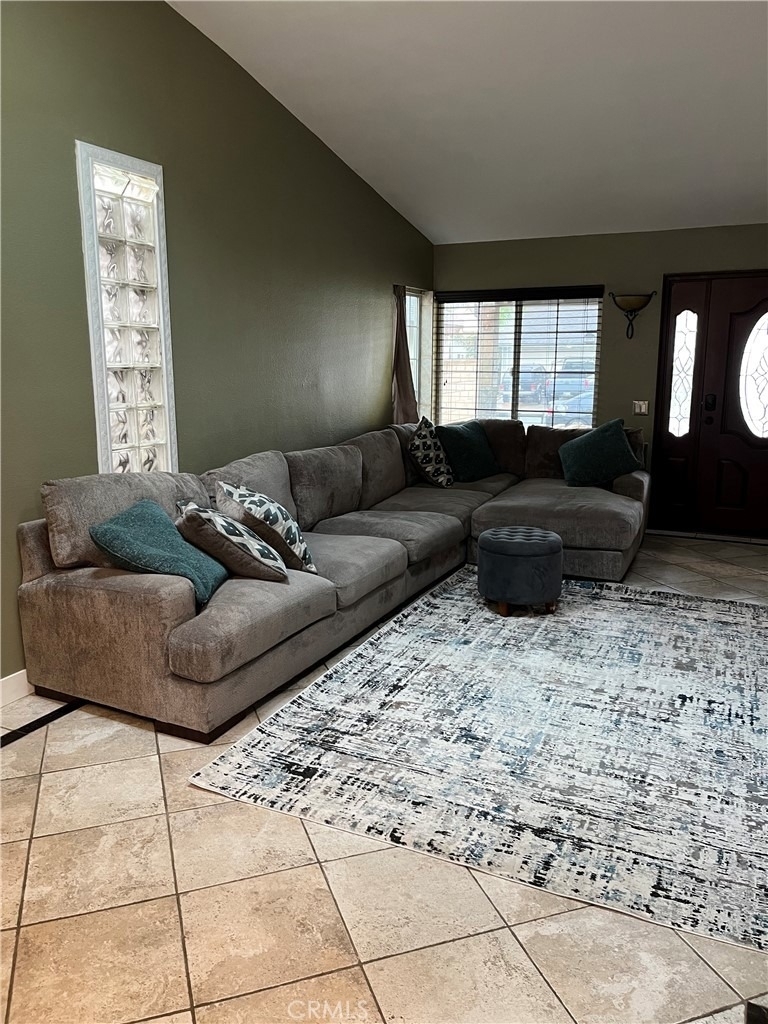21062 Larchmont - Photo 4