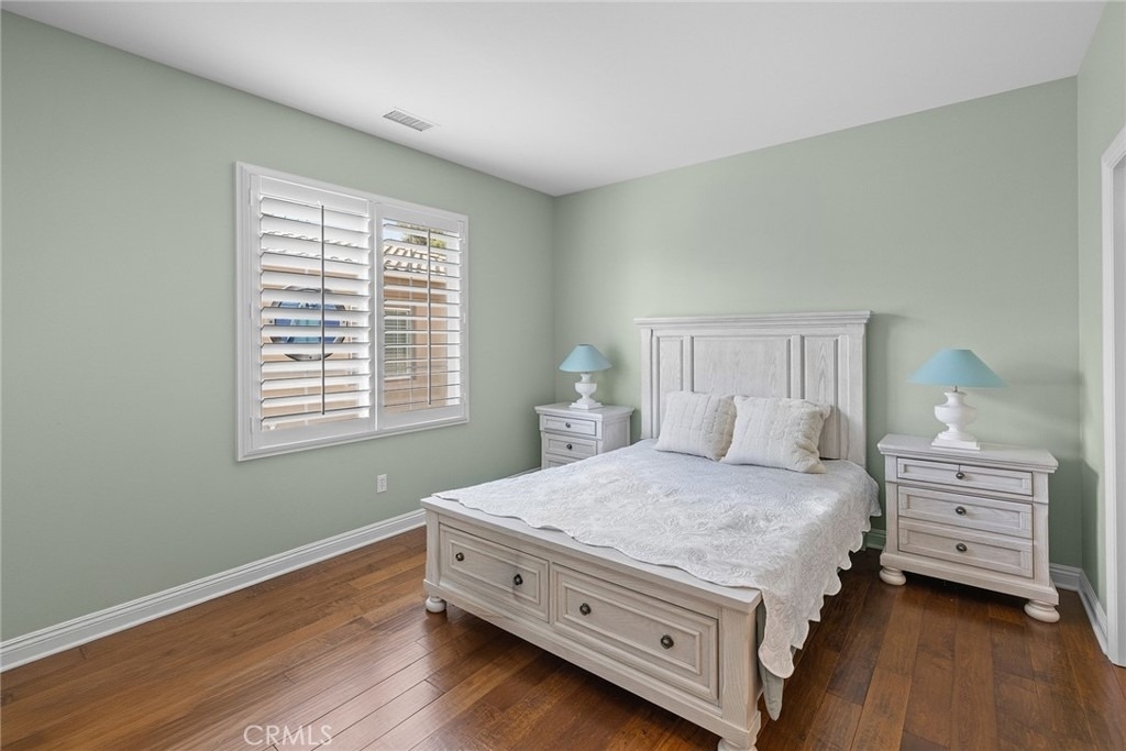 1009 Newhall - Photo 22