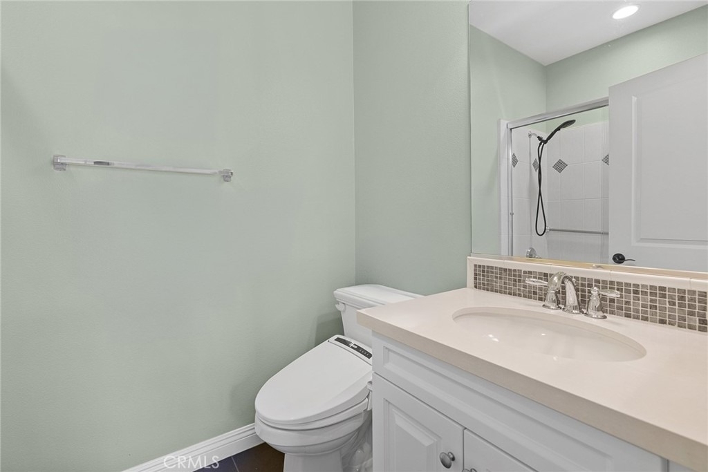 1009 Newhall - Photo 23