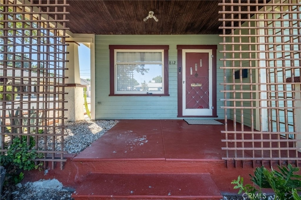 812 S Howard - Photo 1