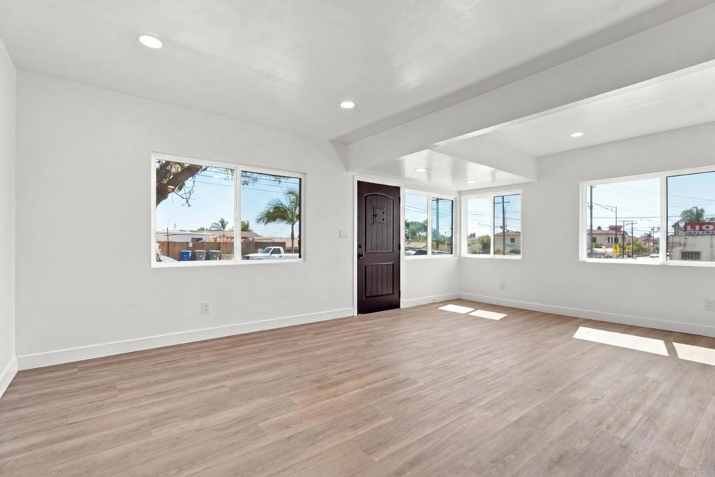 2645 E 18th Street - Photo 5