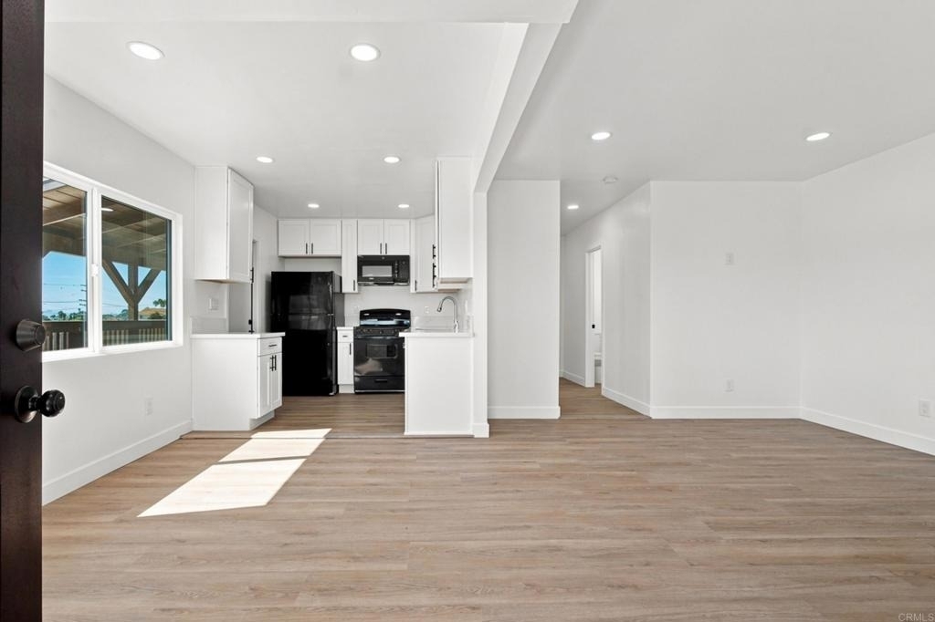 2645 E 18th Street - Photo 3