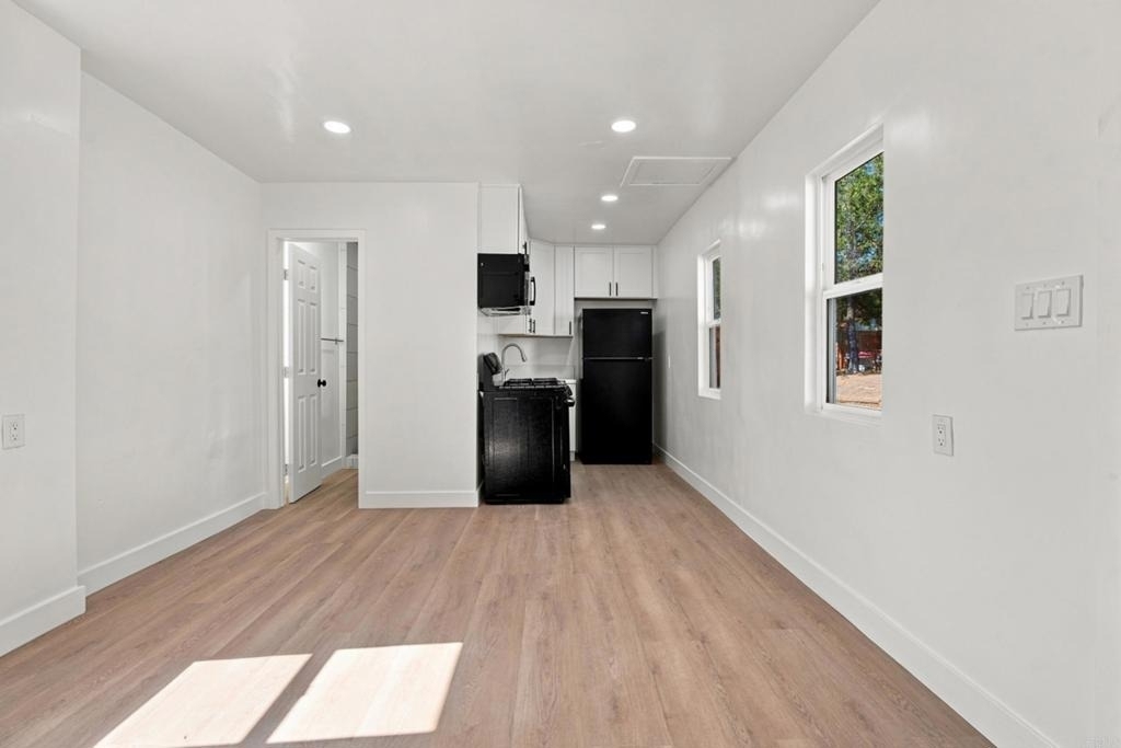 2641 E 18th Street - Photo 7