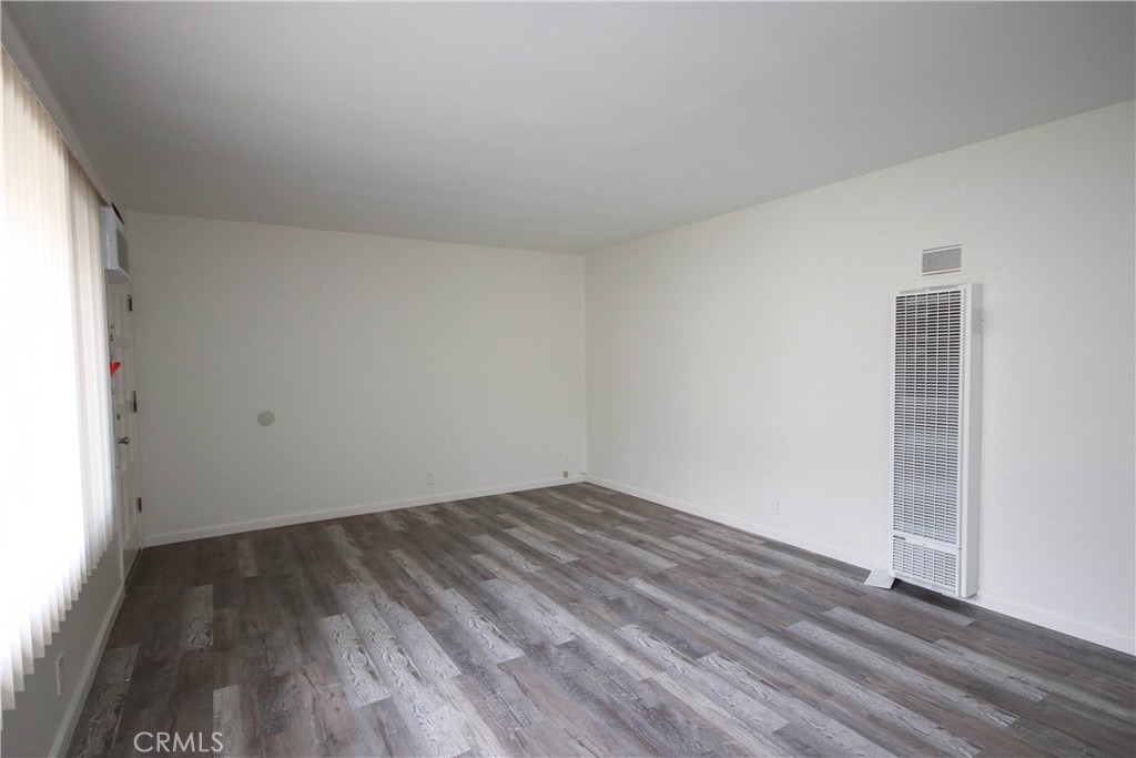 207 S 3rd - Photo 3