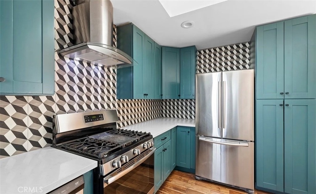 1537 Lakeshore - Photo 10