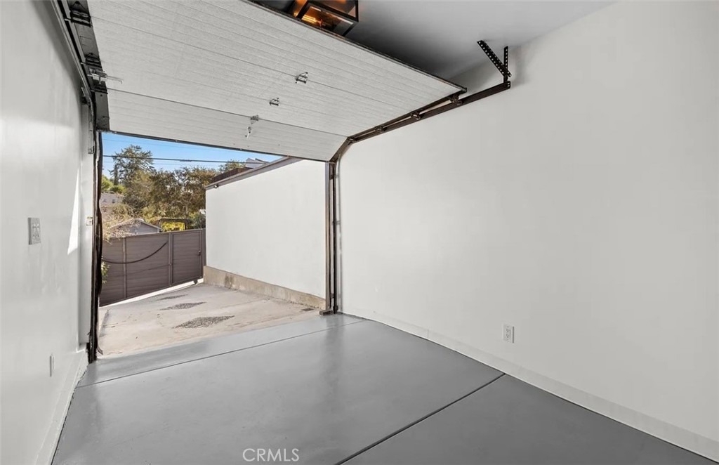 1537 Lakeshore - Photo 18