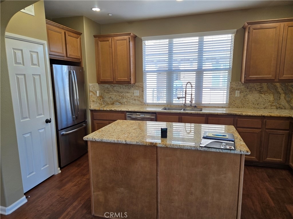 4444 Owens Street - Photo 3