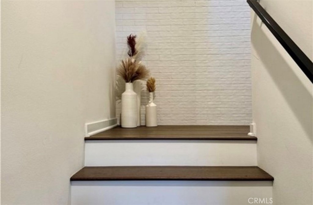 1197 Winslow Lane - Photo 2