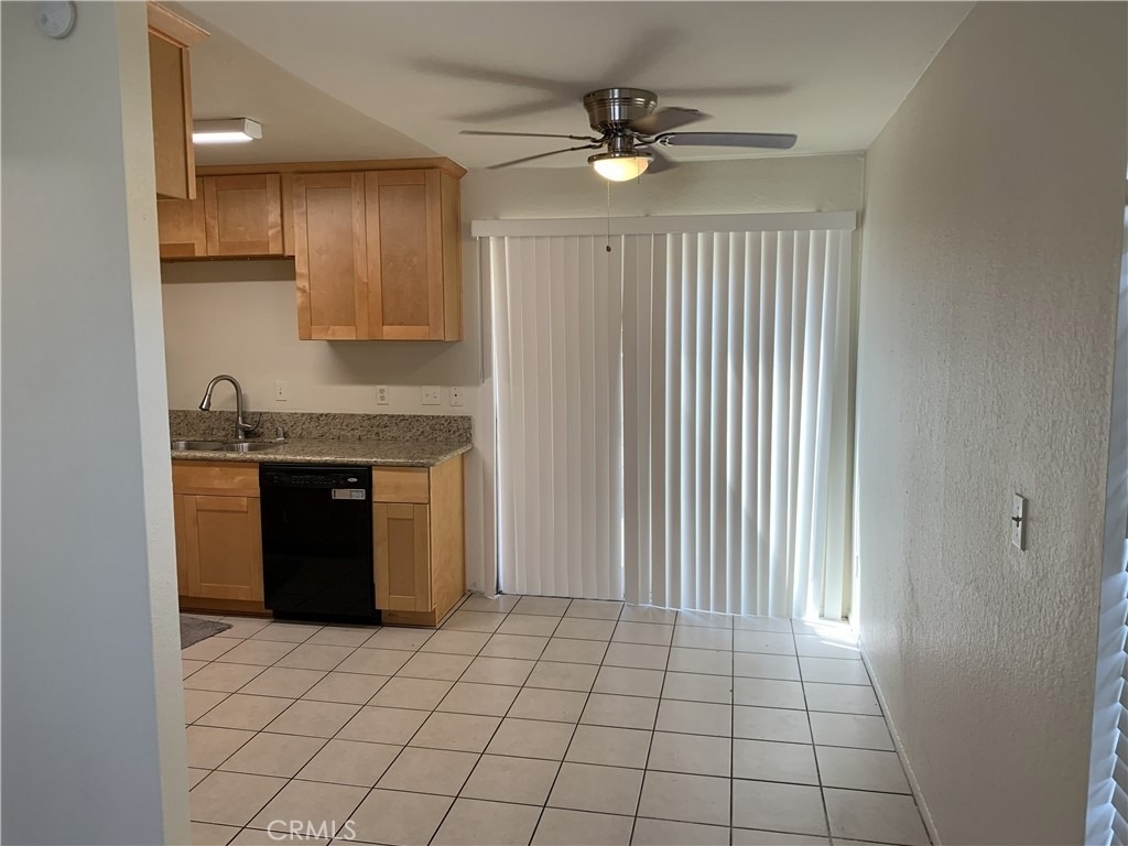 7232 Exeter - Photo 2