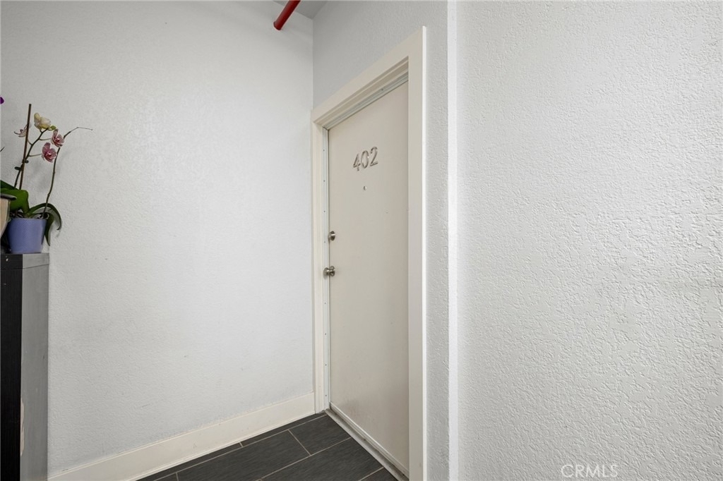228 S Kenwood Street - Photo 2
