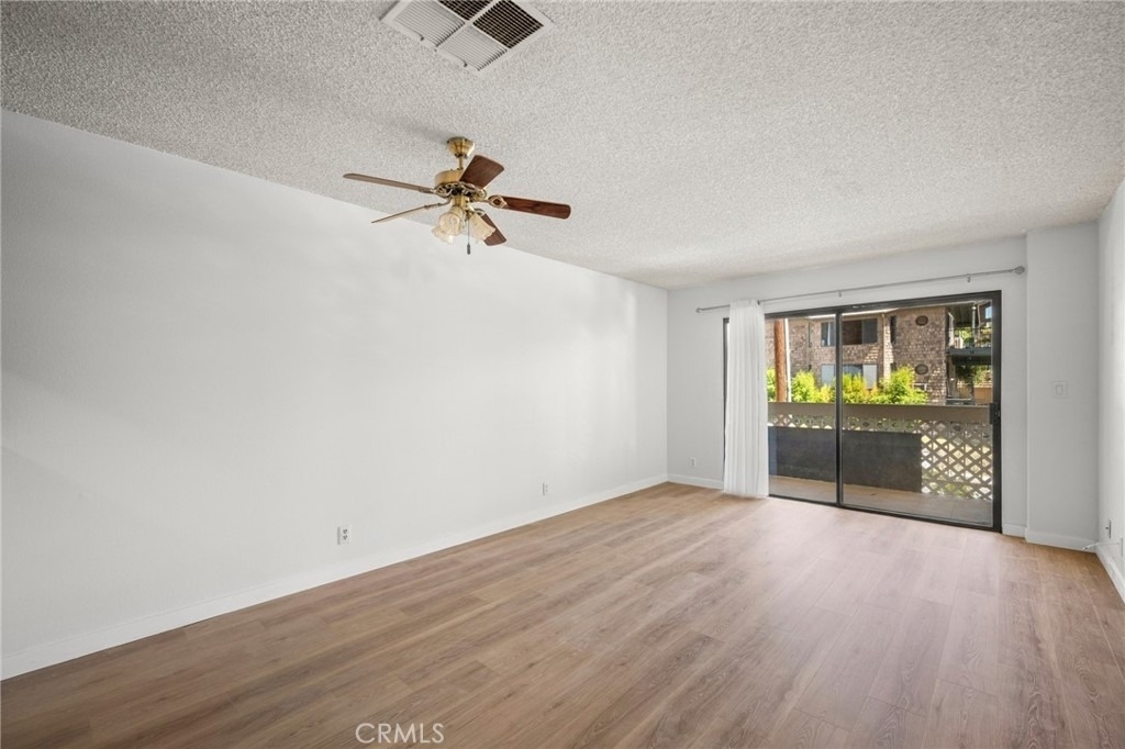 10149 Commerce Avenue - Photo 4