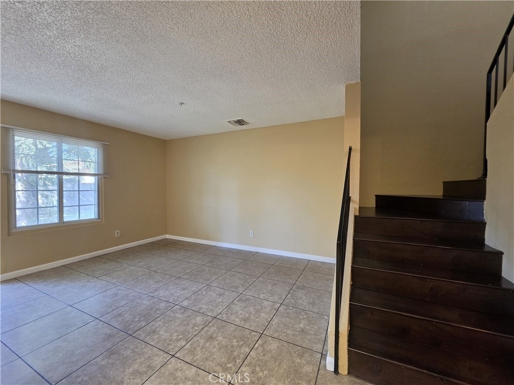 1614 S Campus Avenue - Photo 5