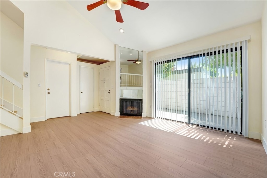 582 W Huntington Dr - Photo 4