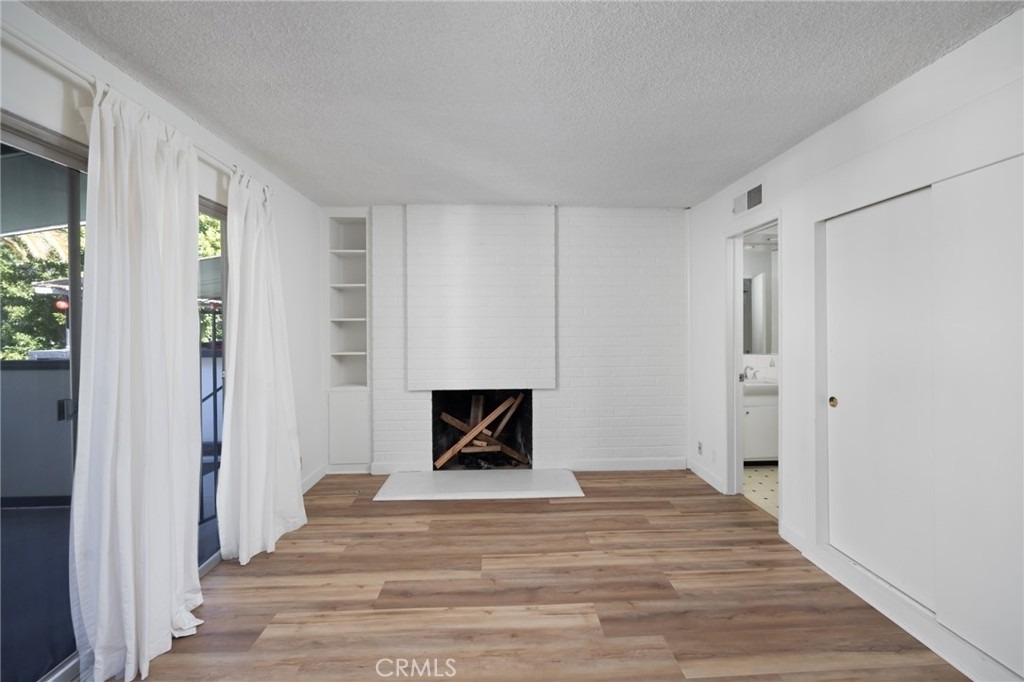 619 S Pasadena Avenue - Photo 2