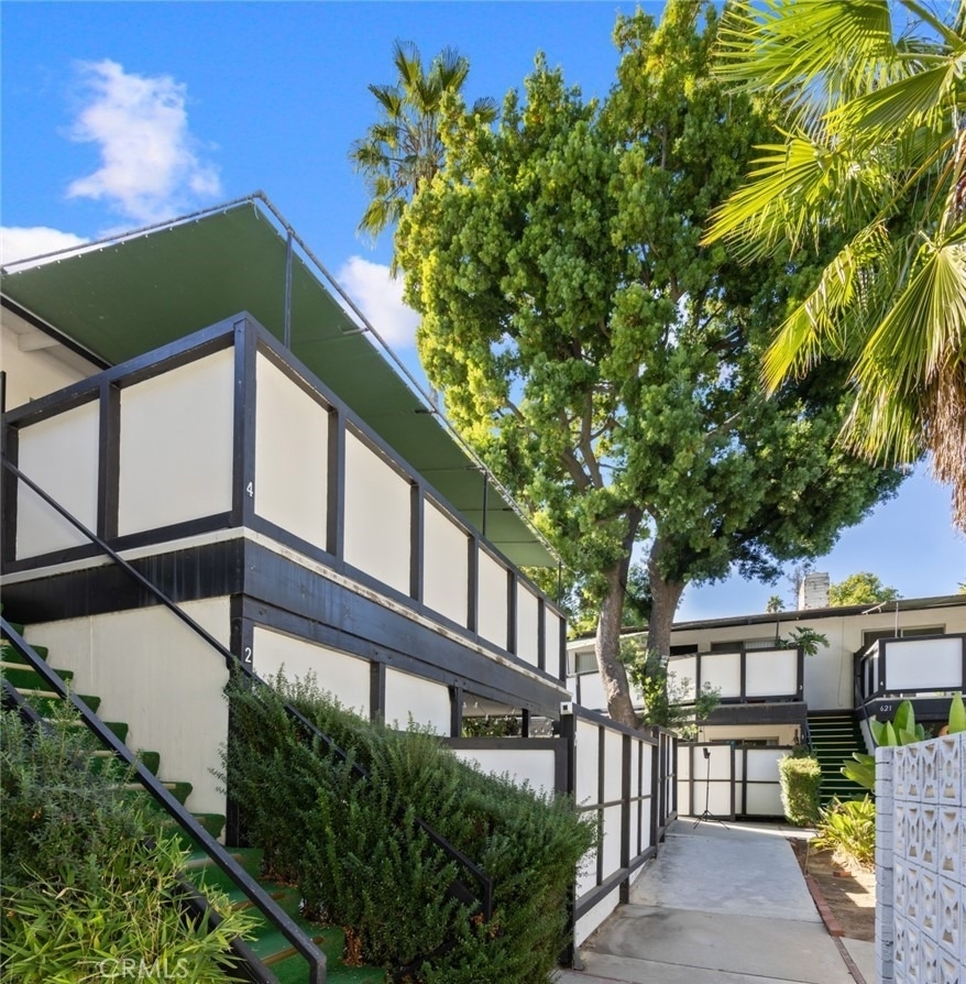 619 S Pasadena Avenue - Photo 0