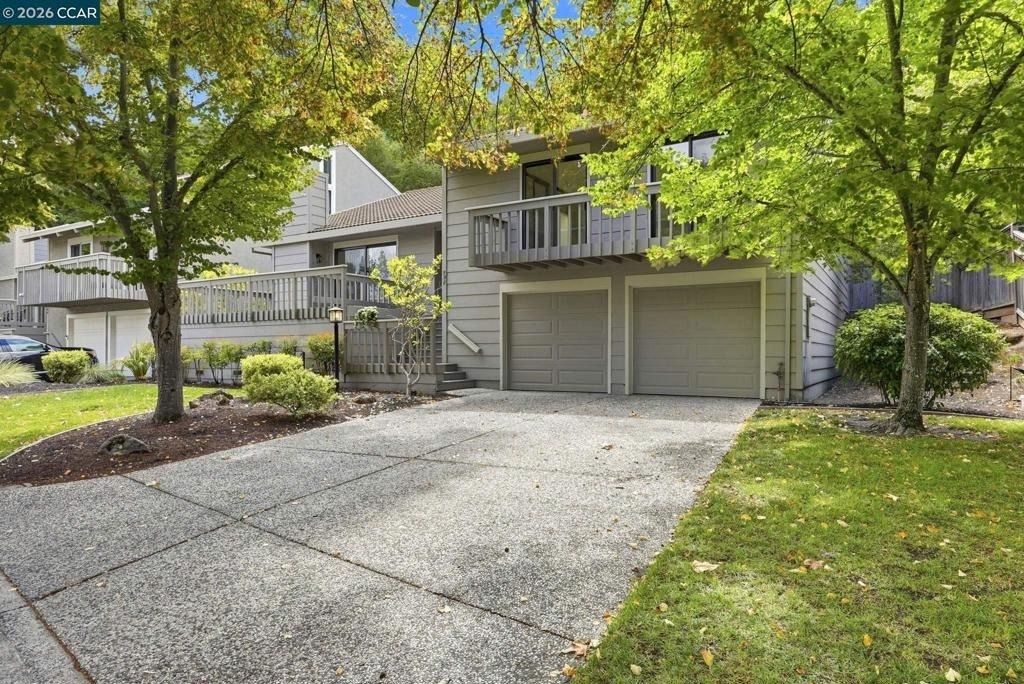 900 Augusta Dr - Photo 2