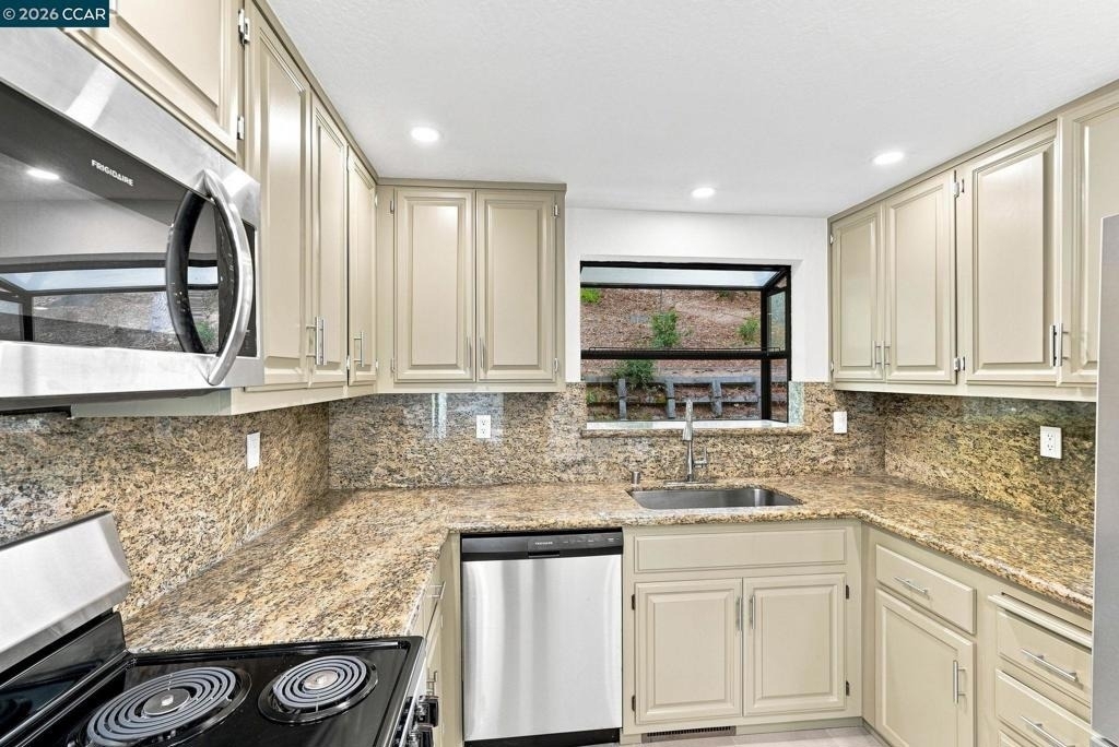 900 Augusta Dr - Photo 17