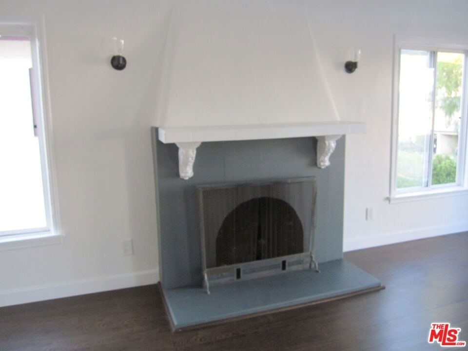 1047 S Wooster Street - Photo 12