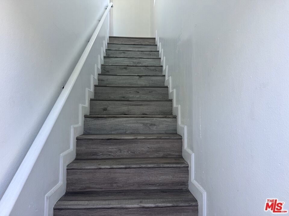 10406 Avalon Boulevard - Photo 9