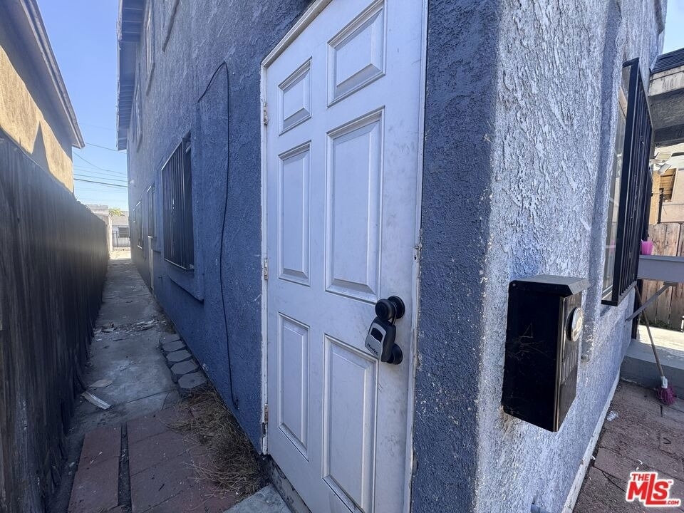 10406 Avalon Boulevard - Photo 12