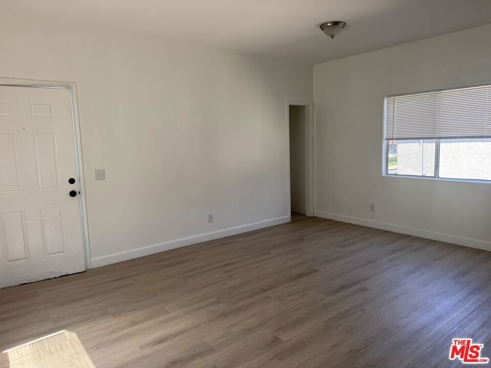 10406 Avalon Boulevard - Photo 6