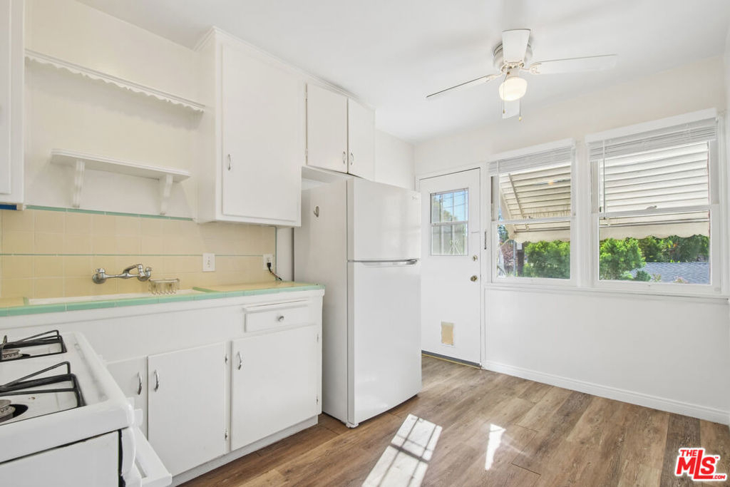 4951 Cahuenga Boulevard - Photo 4