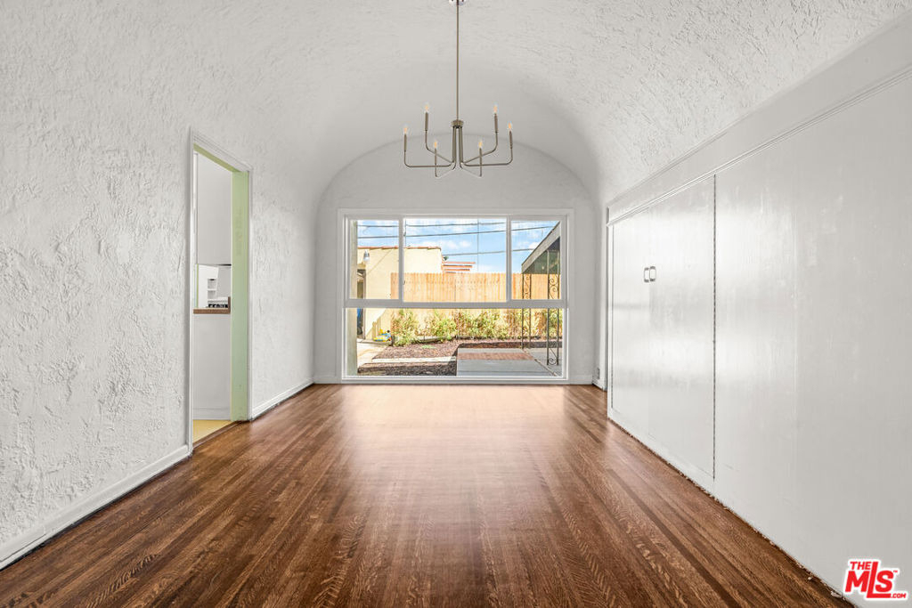 1838 S Victoria Avenue - Photo 13