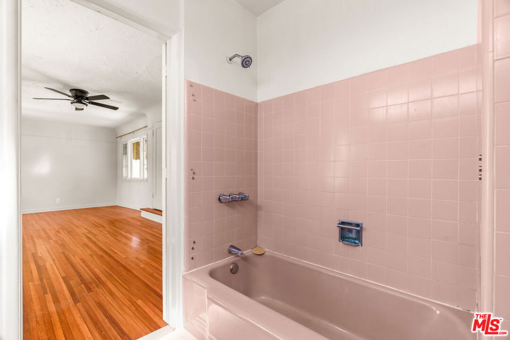 1838 S Victoria Avenue - Photo 30