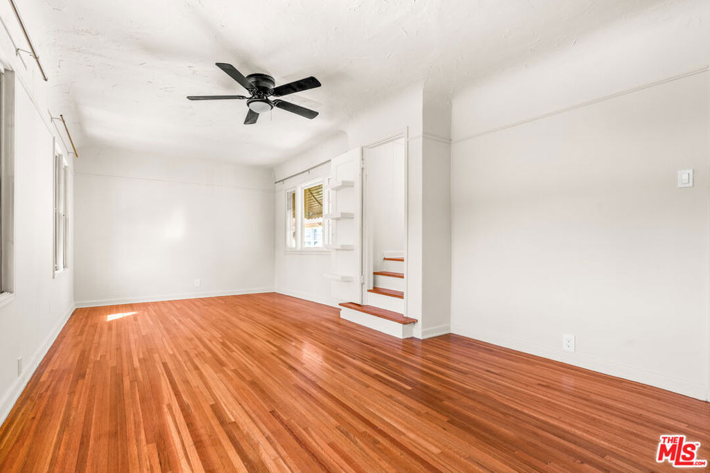 1838 S Victoria Avenue - Photo 27