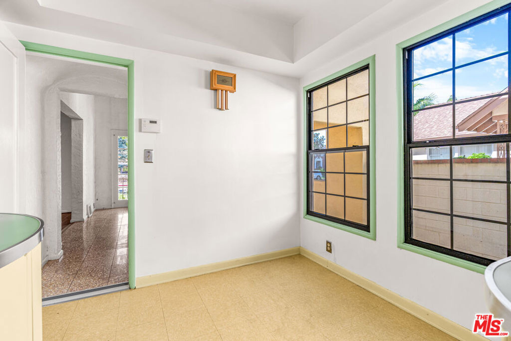 1838 S Victoria Avenue - Photo 24